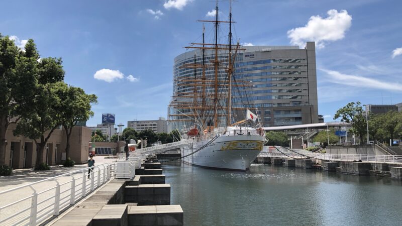 横浜みなとみらい「日本丸メモリアルパーク」の帆船日本丸と展示ドックを紹介 