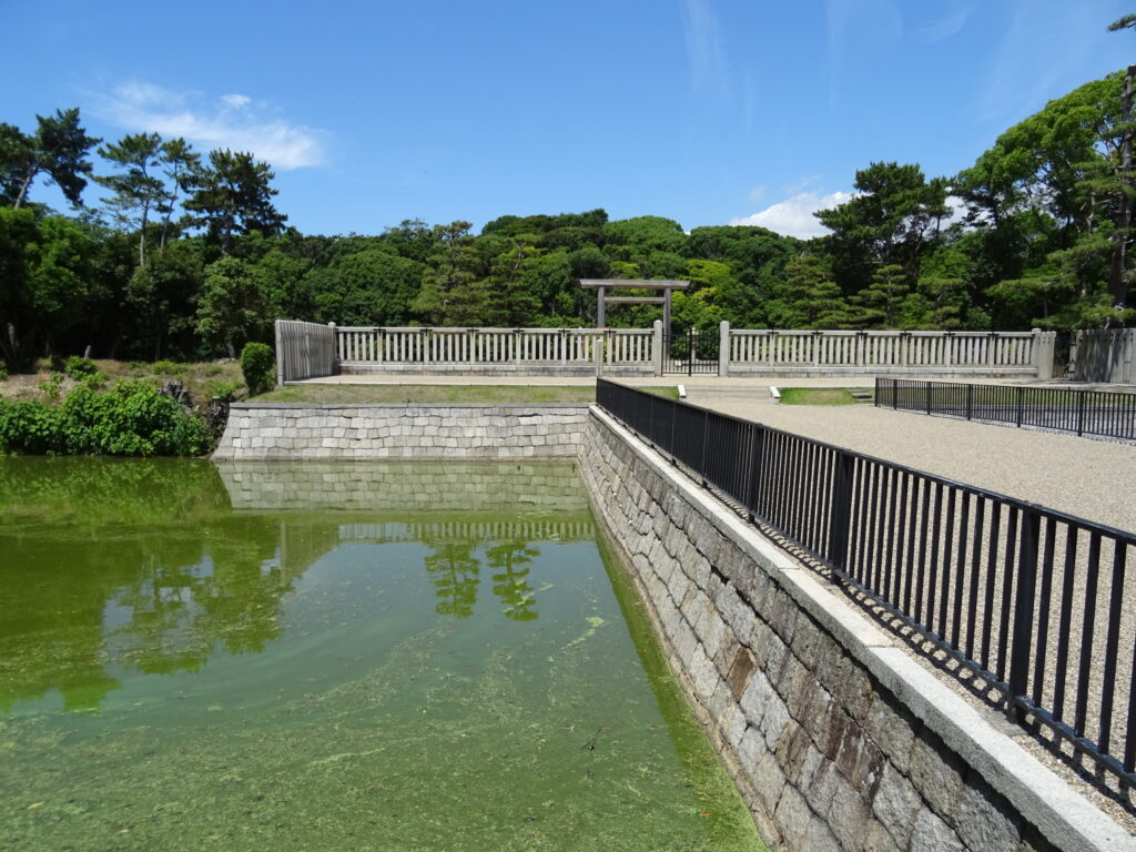仁徳天皇陵の拝所その1