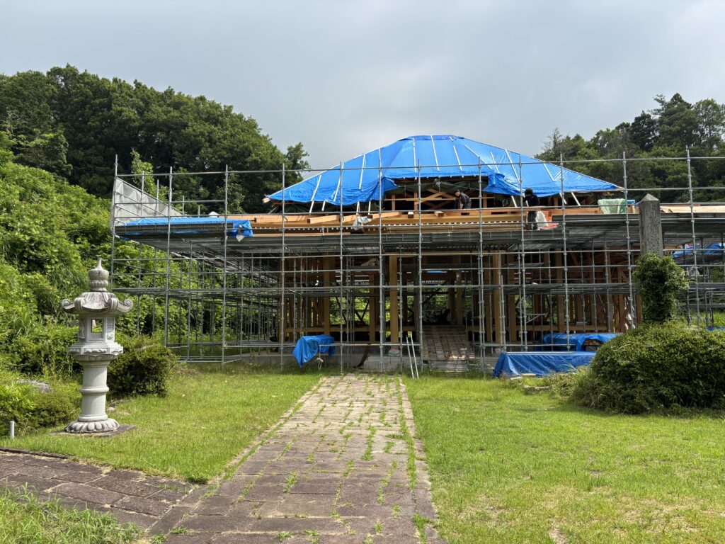 工事中の妙照寺本堂