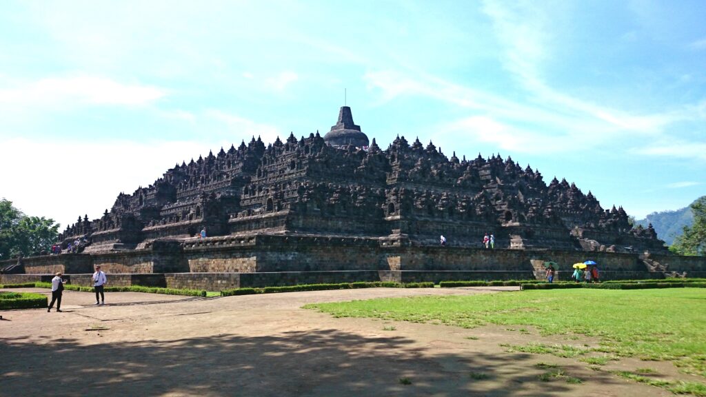 ボロブドゥール遺跡のツアーはジョグジャカルタ発がおすすめ