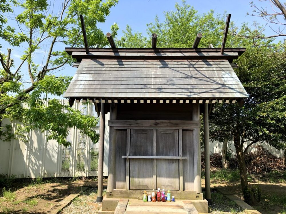 東峰神社の祠