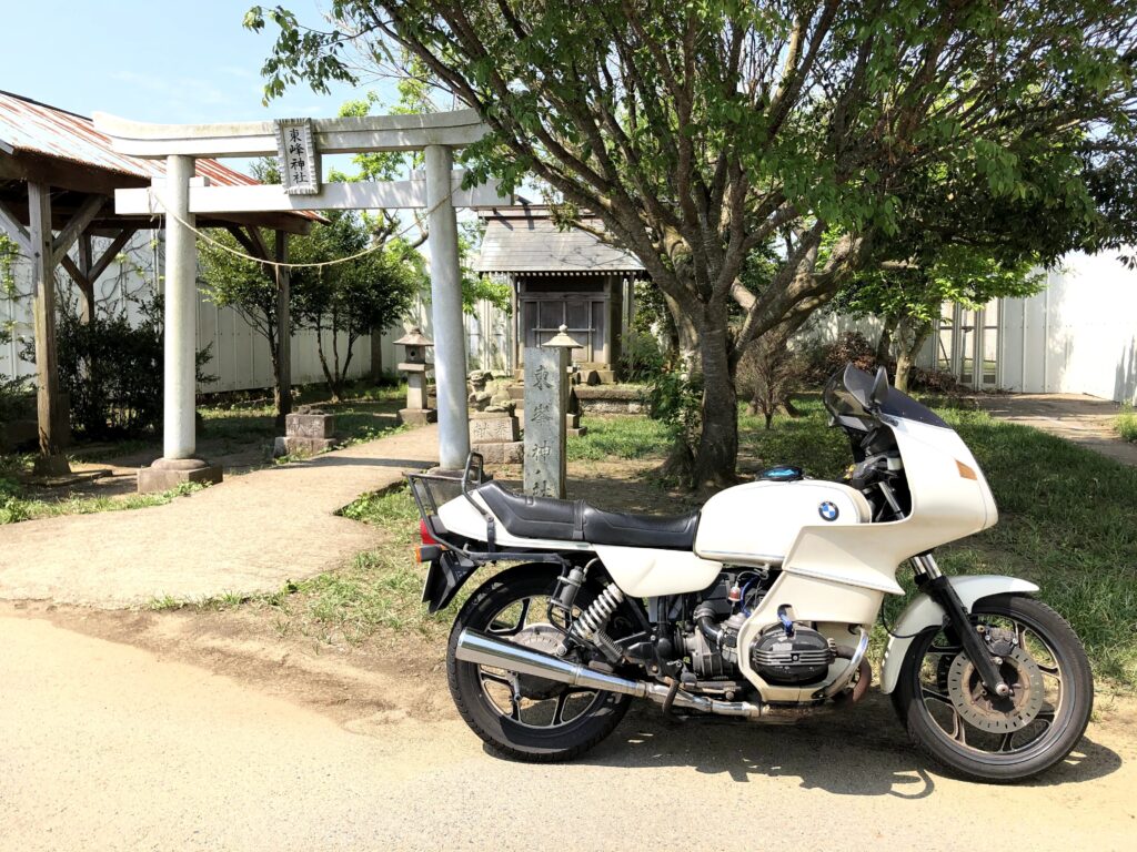 東峰神社とオートバイ