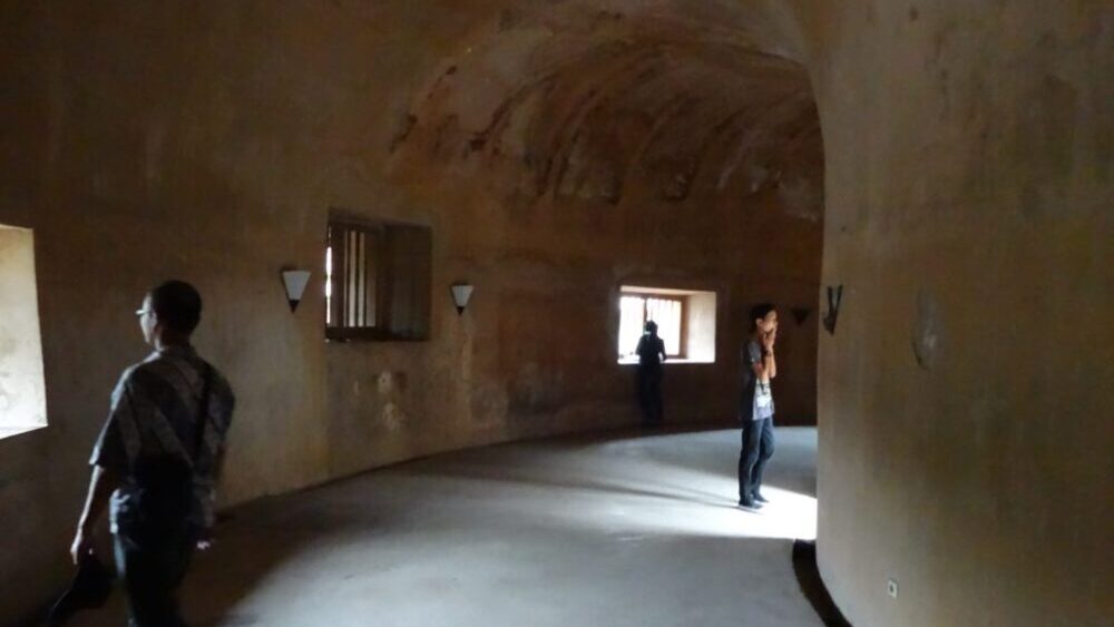 タマン・サリ地下通路