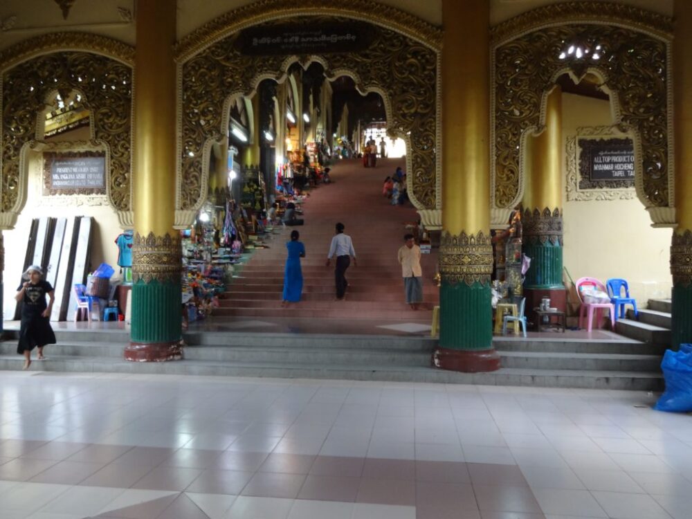 シュエダゴン寺院03