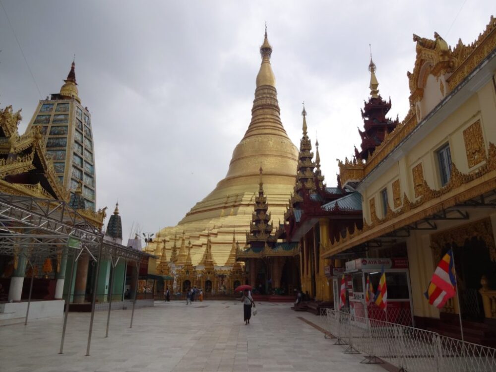 シュエダゴン寺院02