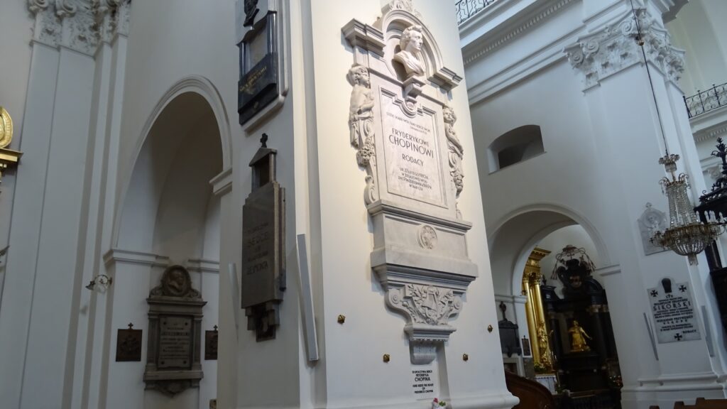 ショパンの心臓が眠る聖十字架教会