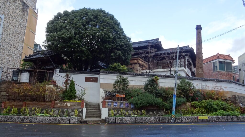 水晶洞日本式へのアクセス