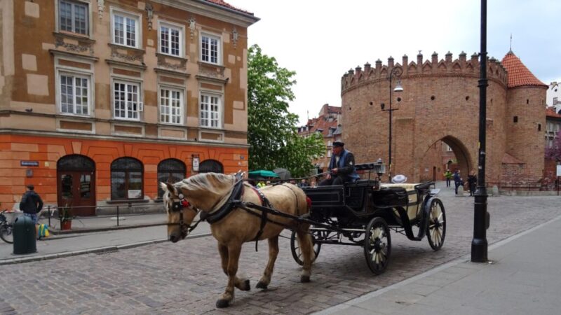 ワルシャワ旧市街の歴史地区観光！復興の街並みとモデルコース